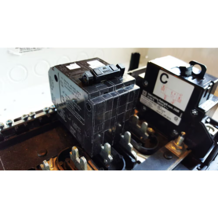 HomeLine 50 AMP 2" 15A(2) Single Pole / Double Pole 50AMP Quad Plug-On Circuit Breaker - Image 6